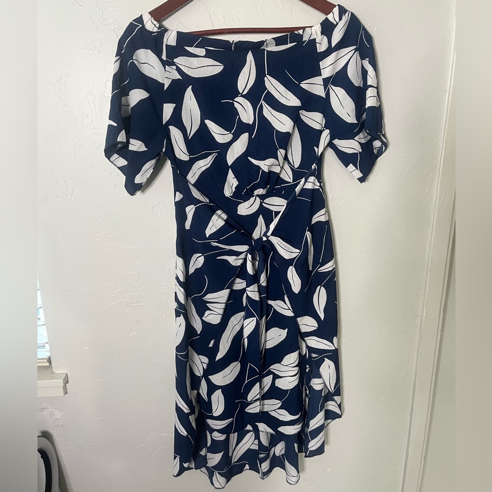 Elegant Navy‎ and White Leaf Print Midi Dress